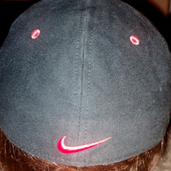 Nike UW-River Falls Falcons Embroidered Black Red Fitted Hat OS - Picture 4 of 7